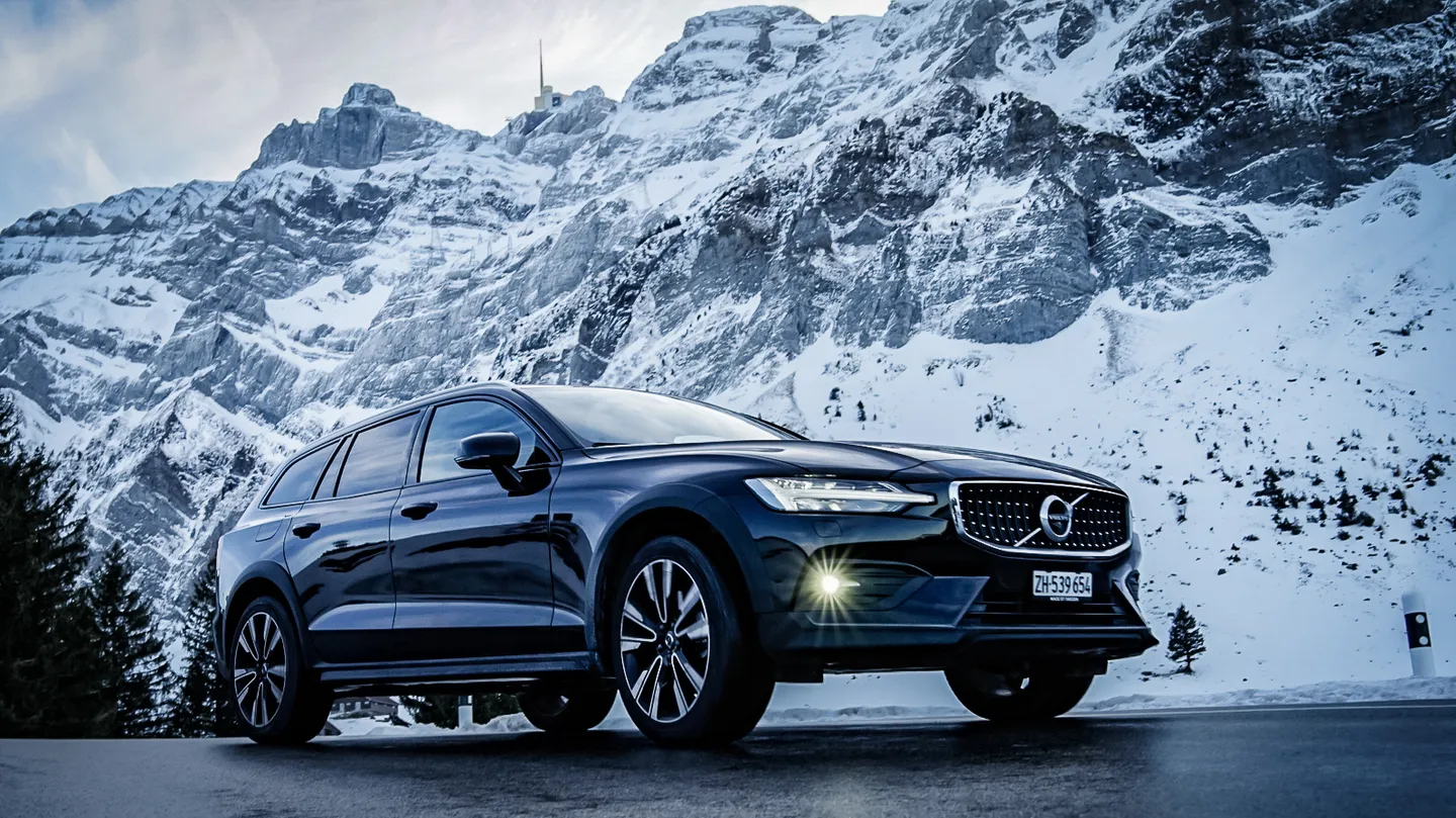 Volvo V60 Cross Country Roadtrip in den Schweizer Alpen — Bild 8