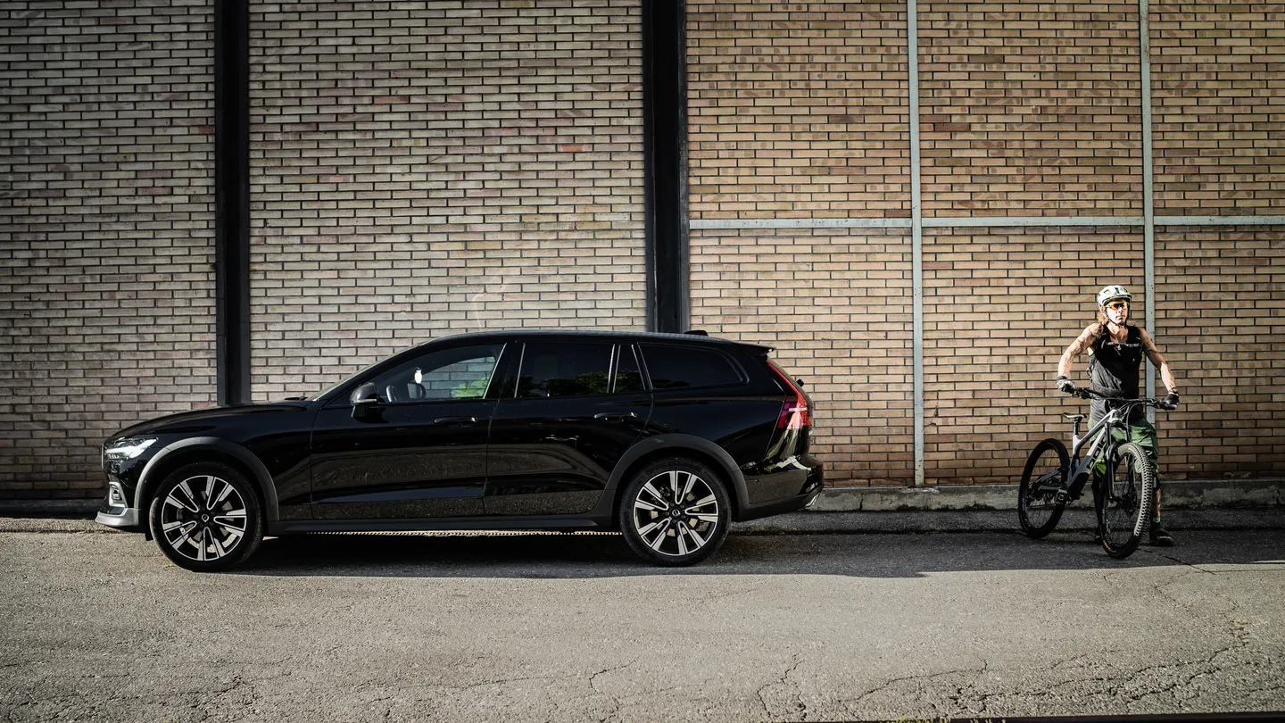 Volvo V60 Cross Country Roadtrip in den Schweizer Alpen, volvo v60 crosscountry — Bild 21