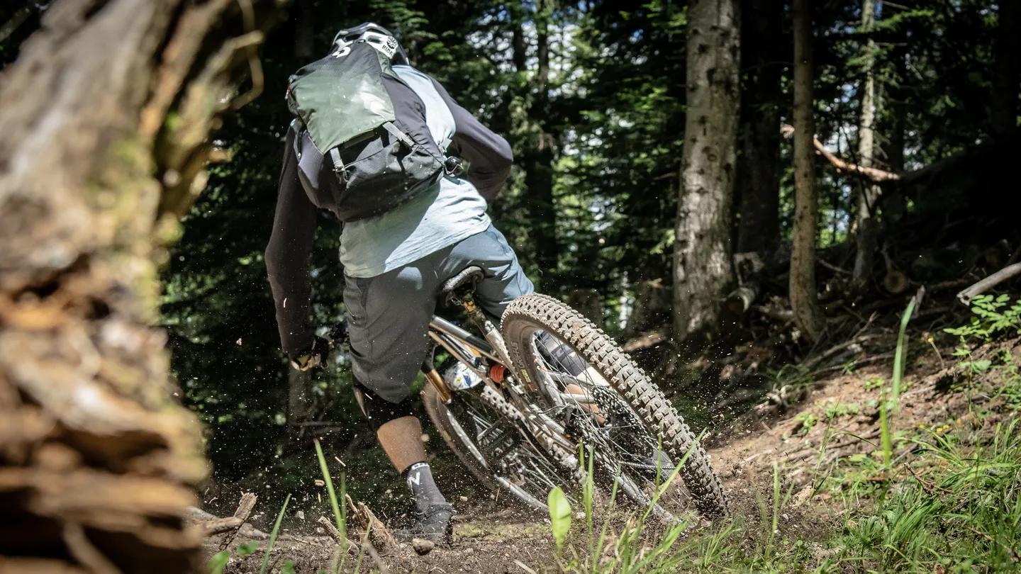 Mountainbike-Fotografie in den Alpen, sierre send it hässig — Bild 23