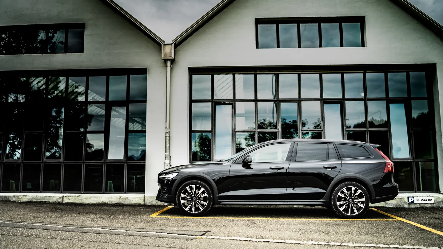 Volvo V60 Cross Country Roadtrip in den Schweizer Alpen — Bild 27