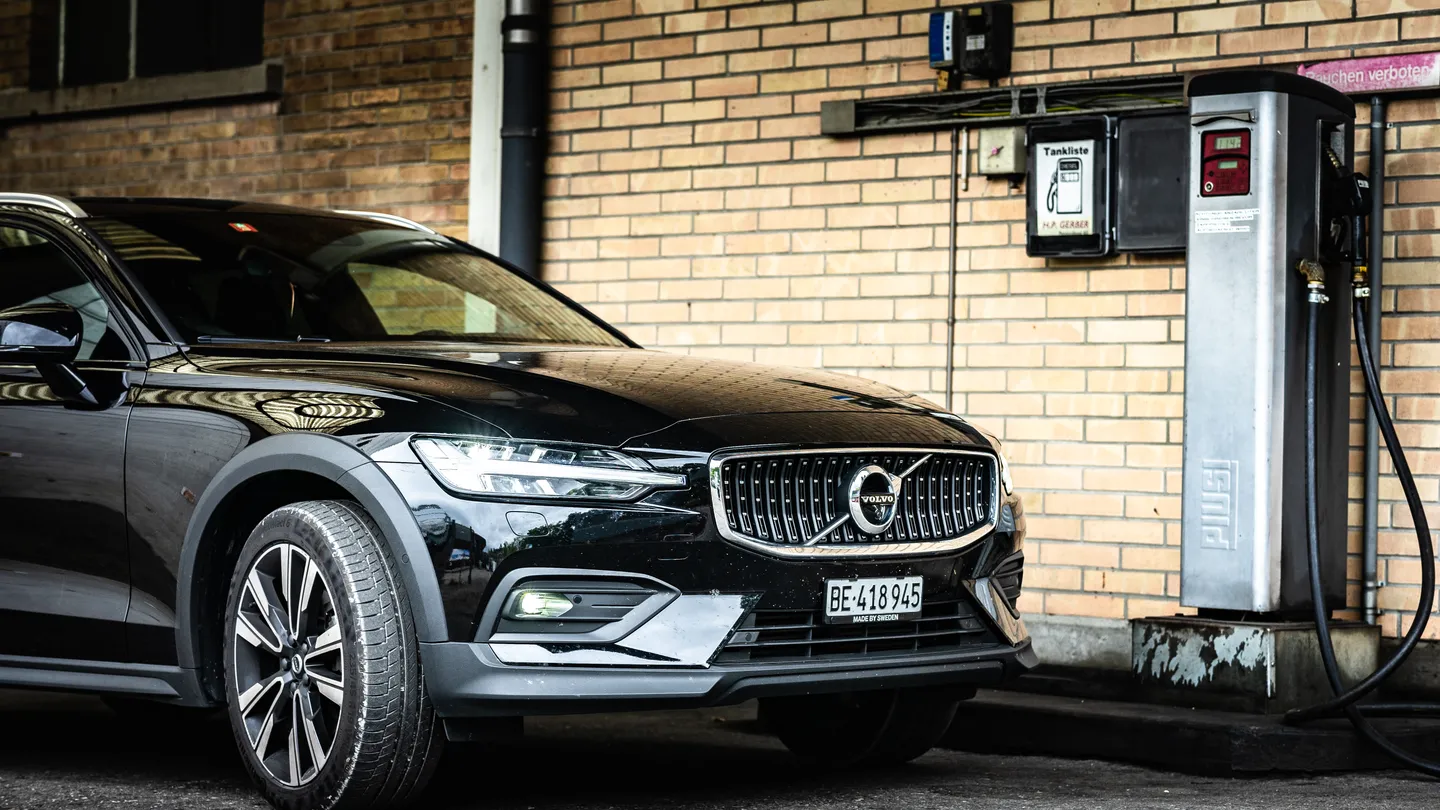Volvo V60 Cross Country Roadtrip in den Schweizer Alpen — Bild 29